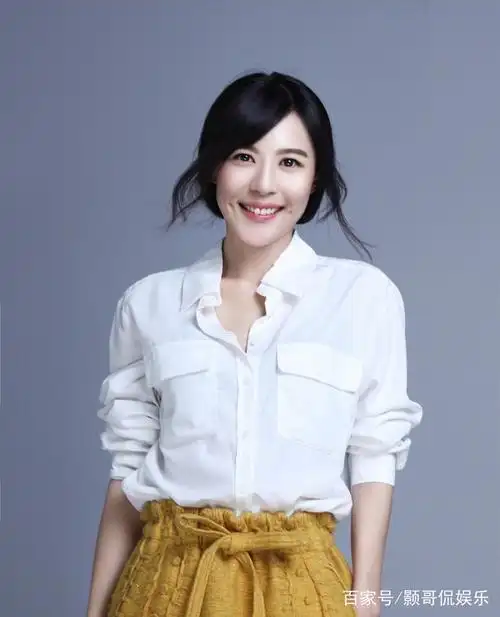 李金铭:优雅迷人,不一样的气质女神!