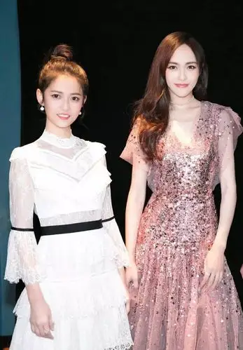 唐嫣罗晋婚礼即将官宣?网友爆出伴娘团名单