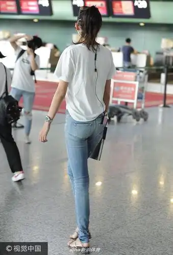 前跆拳道冠军张蓝心现身机场