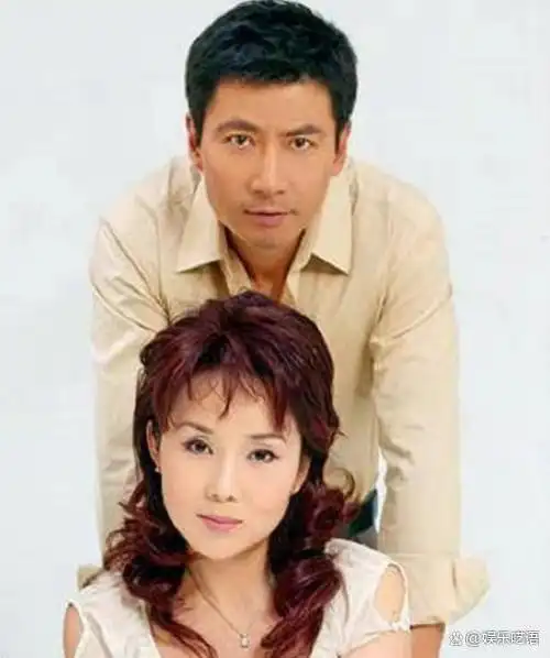 出道36年不出名老婆却靠一首歌吃了35年今成春晚常客