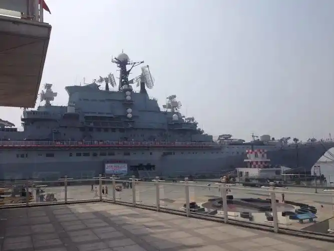 p>天津滨海航母主题公园(以下简称"滨海航母")位于天津市滨海新区