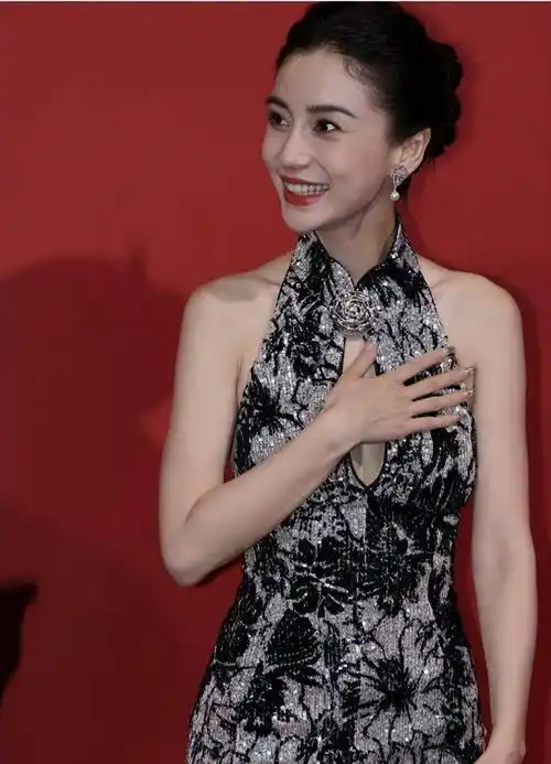 原创上海这一夜大秀春光的杨颖和张萌都败给了全裹出镜的斓曦