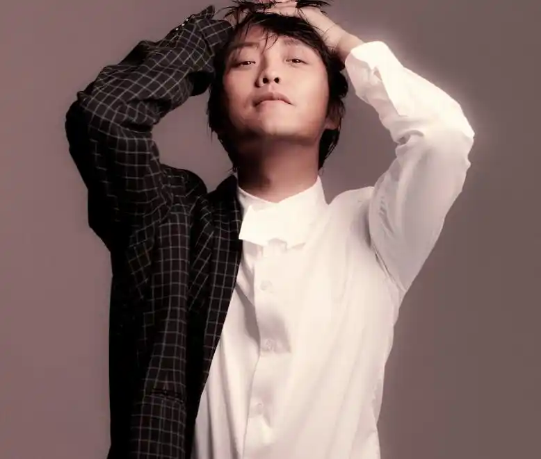 李玉刚几张帅照,图三帅炸了,最后一张太娘了!