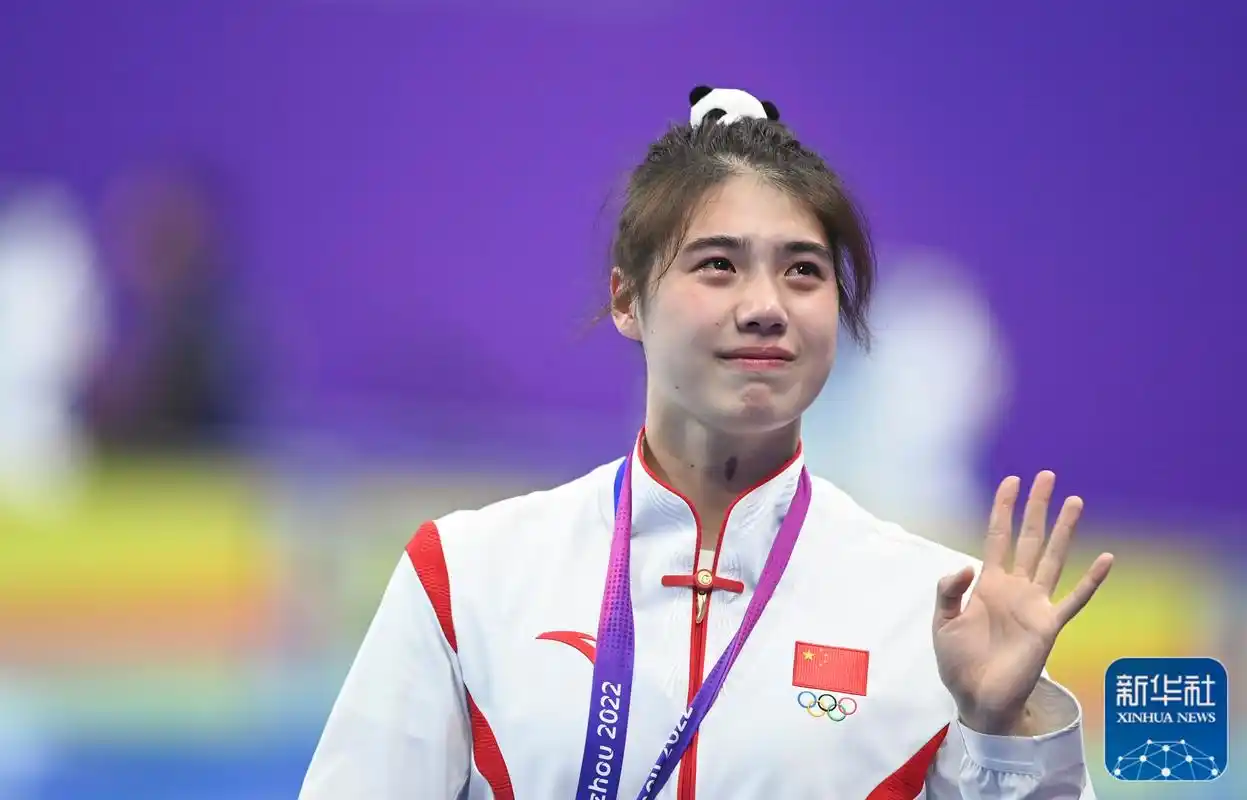 杭州亚运会|张雨霏获女子50米蝶泳冠军