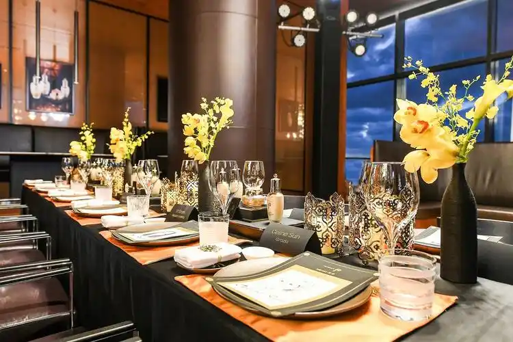 奢华精美的晚宴现场净选天萃 生肌润泽whoo后藉由多年努力,倾心研发出