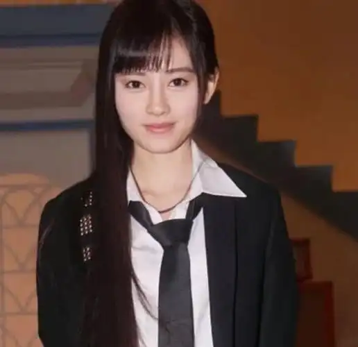 鞠婧祎早期比赛照曝光,看到不同时期的"千年美女",网友:扎心