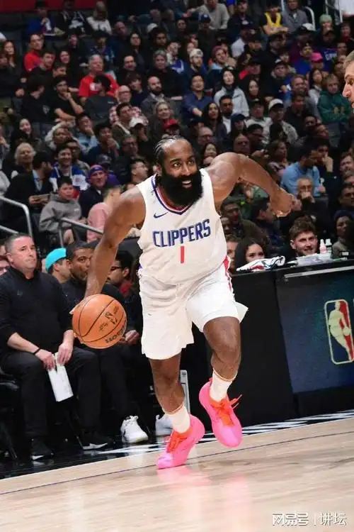 末节失误错过关键三分,进攻遭遇考验|快船队|犹他爵士队|詹姆斯·哈登