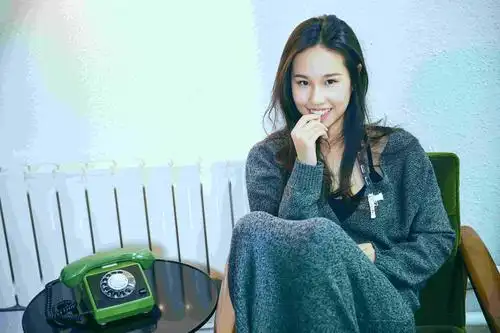 孟慧圆生日首发单曲《对岸》 用歌声温暖这个寒冬