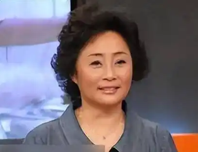 她一嫁演员祝延平,二嫁杜淳老爸杜志国,如今与儿子相依为命_赵娜_因为