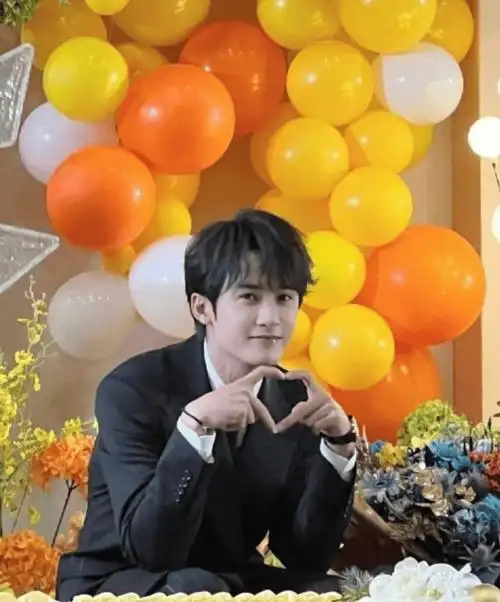 原创325娱新瓜张艺兴肖战成毅赵露思檀健次龚俊陈都灵杨超越