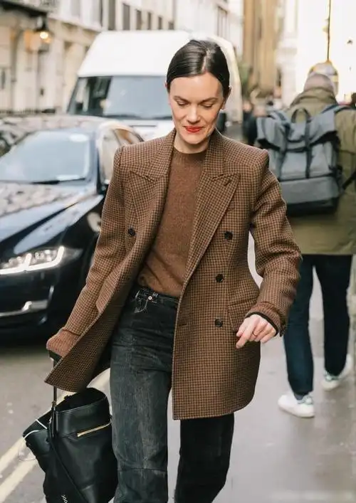 当下很流行的西装外套穿法,更好看出众|高跟鞋|oversize|穿搭_网易