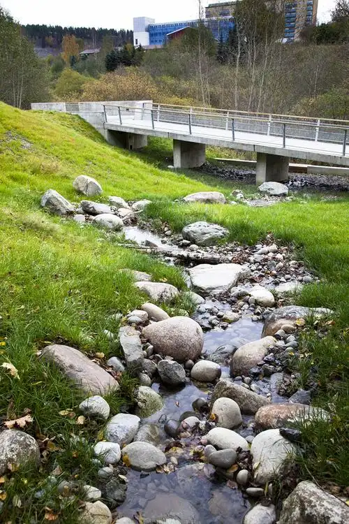 河湖水系景观链接森林与河谷挪威奥斯陆grorud滨河公园景观设计