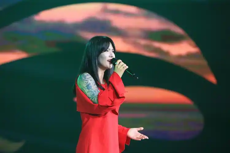 谭维维温情助阵女性乳房健康公益济南站巡演