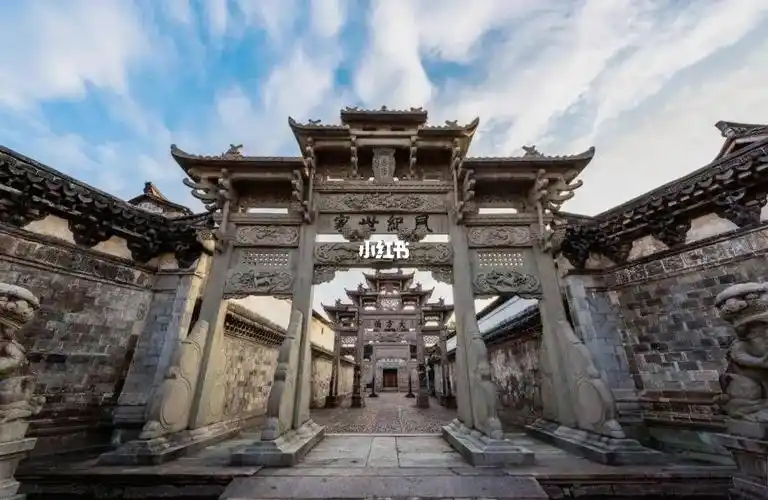 范阳卢氏在南北朝时期就是有名的名门望族,高官辈出,唐代中后期,对