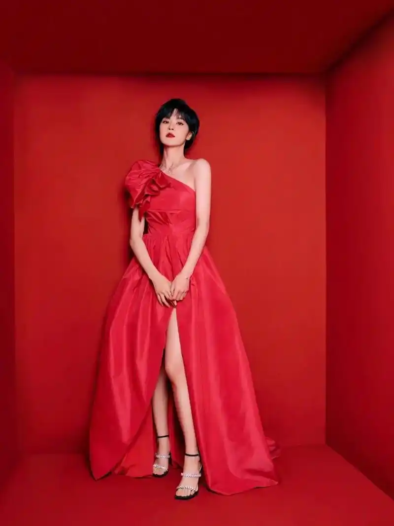 写真 #壁纸 #明星 #郁可唯 - 抖音