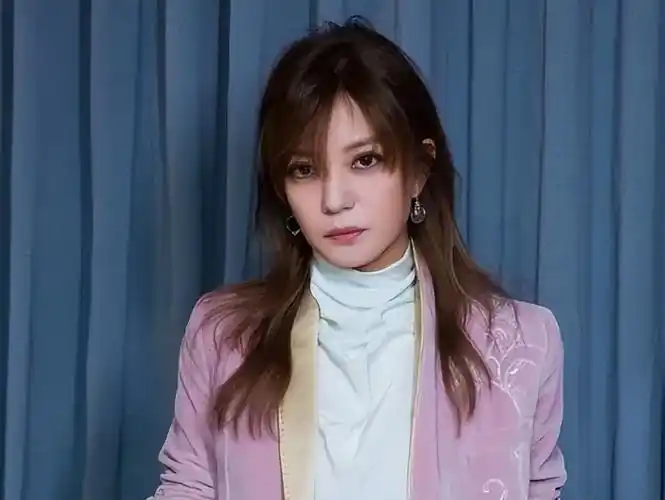 赵薇出什么大事了(演员赵薇最近出了什么事)