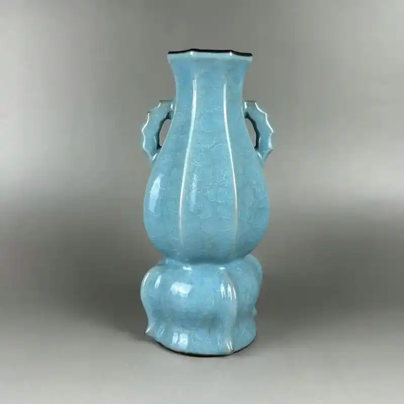 汝瓷双耳连座瓶.#古玩古董 #器物之美 #宋瓷 #文玩雅物  - 抖音