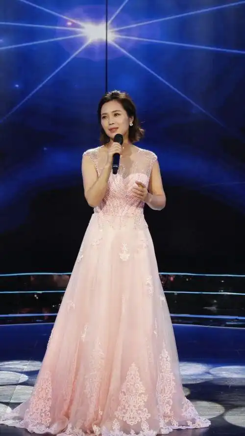 同年三月二十二日,内地著名女歌手云朵便参加云南卫视《音乐现场》的