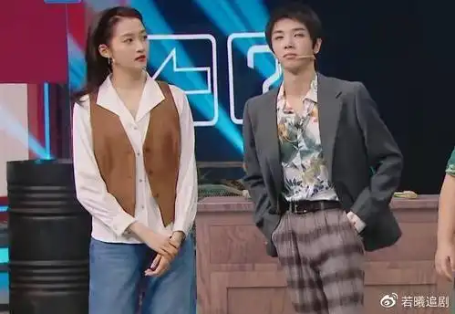 华晨宇自称身高173关晓彤也是173两人同框花花要露馅了