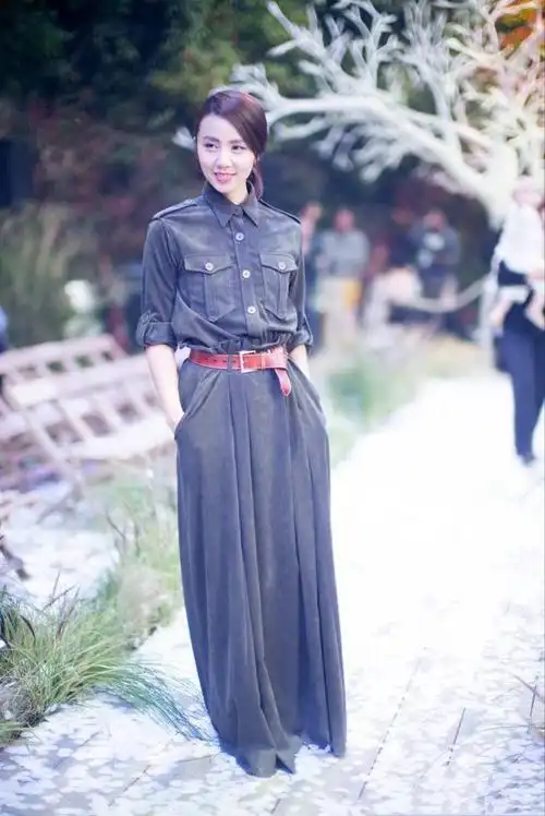 孙莉盘起长发帅气出镜,网友:这气质说是三孩子的妈还真没人信!