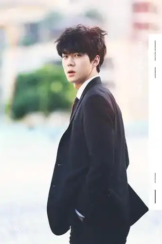 点进来收获吴世勋神仙回眸(更新动图)