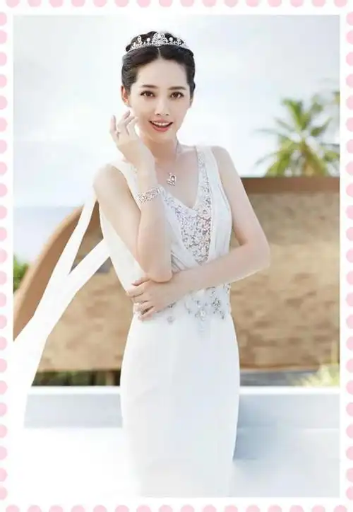 揭秘郭碧婷礼服,比伴手礼更值得看,10套都很美