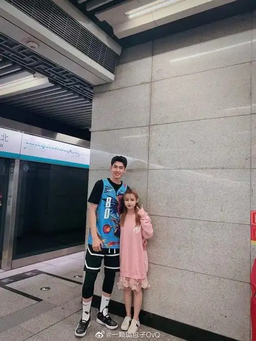 有一个190cm的男朋友是什么体验看到评论我惊了