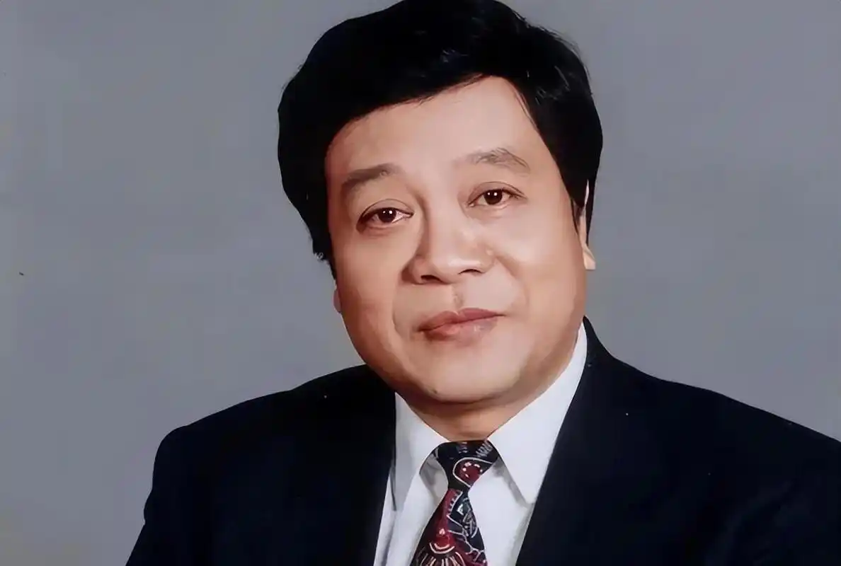 "  赵忠祥苦笑着说:"是我的