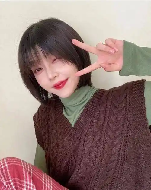 日系秋冬中短发发型,时尚优雅,在寒冷的秋冬依然美丽_日式_个性_层次