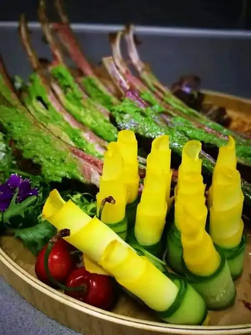 八道精致融合菜创意十足思路新颖