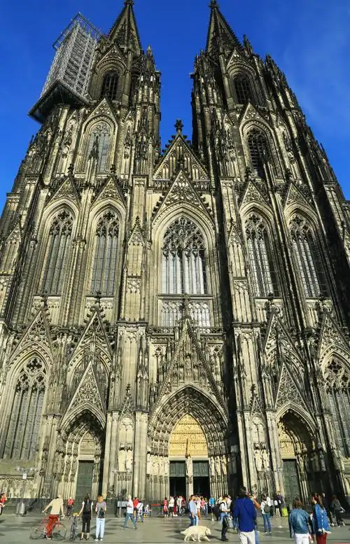 是欧洲北部最大的教堂,不仅是中世纪欧洲哥特式建筑艺术的代表作,也是