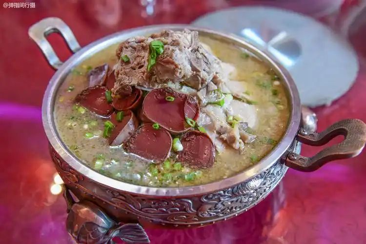 原创偶遇东北杀年猪品尝杀猪菜那些渐行渐远的年俗你还记得吗