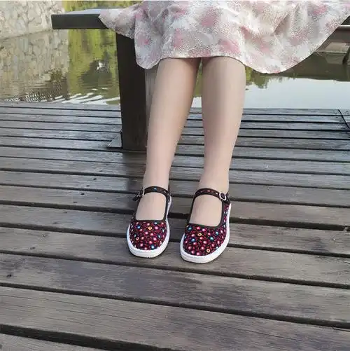 卿殿手工女士布鞋方口搭袢妈妈鞋老北京平底搭扣广场舞牛筋底老式单鞋