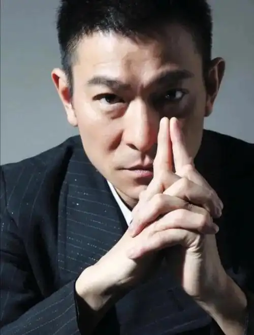 刘德华10岁女儿正面照曝光:长相甜美清秀,出生就是亿万富翁