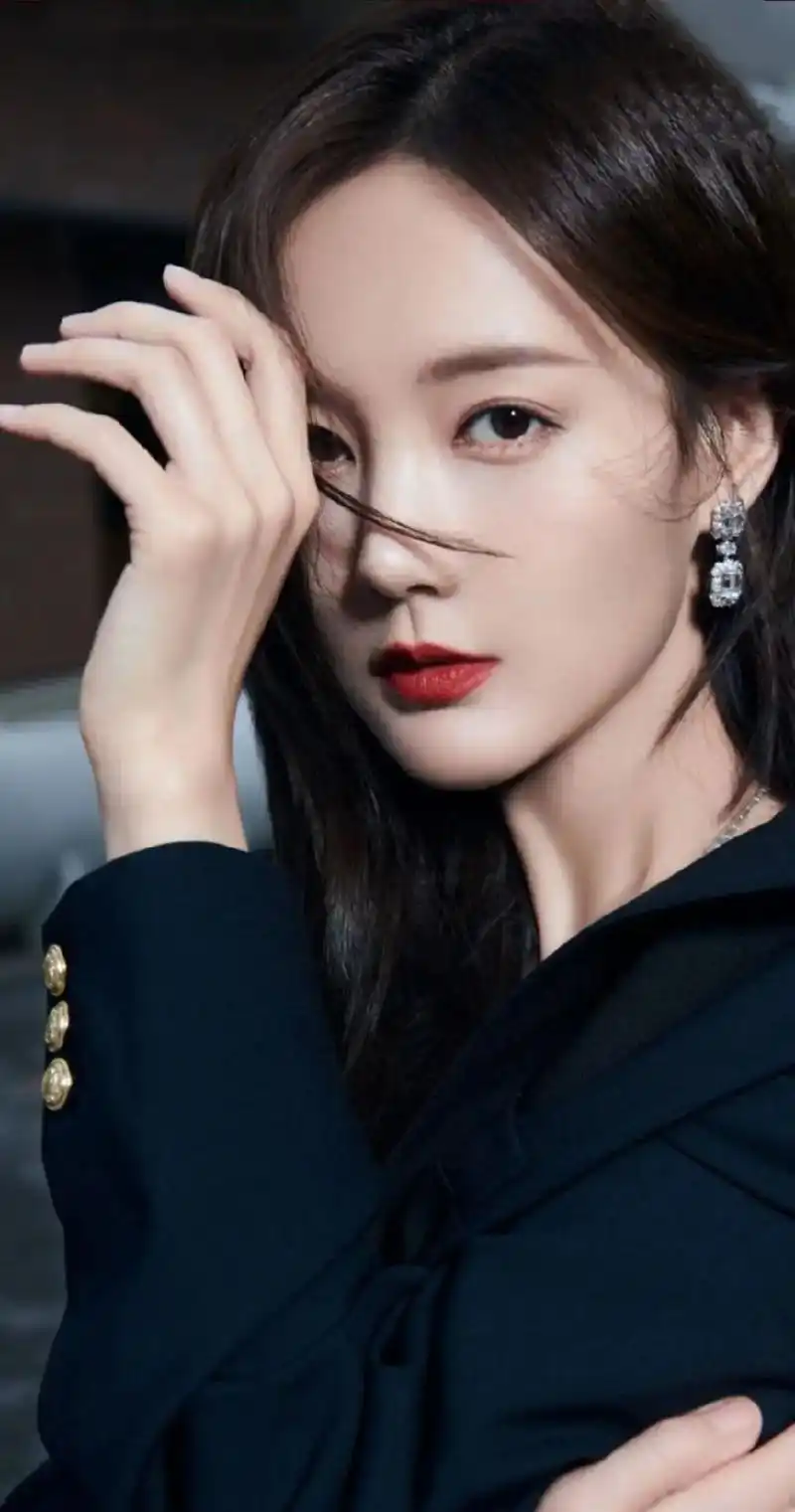 看看李一桐惊艳的照片#美女明星,曾让你感动的人,终于离你越来 - 抖音