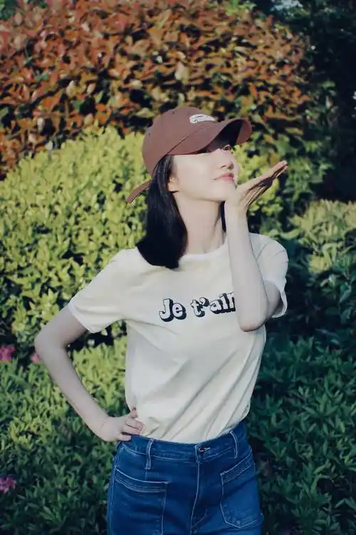 景甜甜美比心娇俏可爱素颜嫩白透亮惹人羡