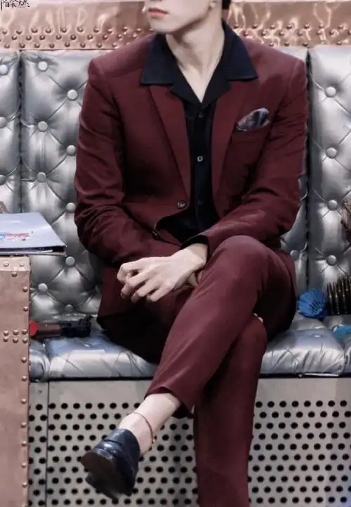 魏大勋脚踝系红绳##魏大勋脚腕上的红绳