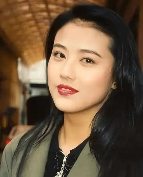 周海媚:57岁独居北京,不结婚不生子,坦言不需要男人碍手碍脚_生活