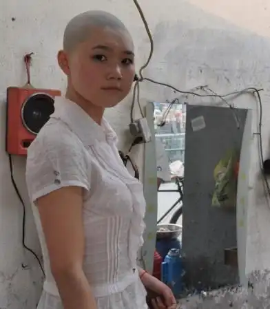 在河边的老理发店里剃光头深度00117