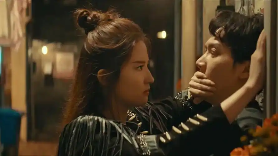 前方高能,《二代妖精之今生有幸》刘亦菲腿咚冯绍峰!霸气!