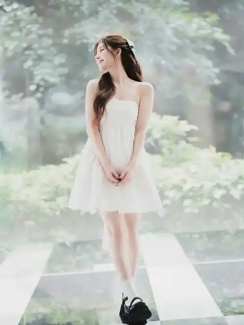 人间娇娃赵露思写真大赏,这洛丽塔的风格圈内独一份