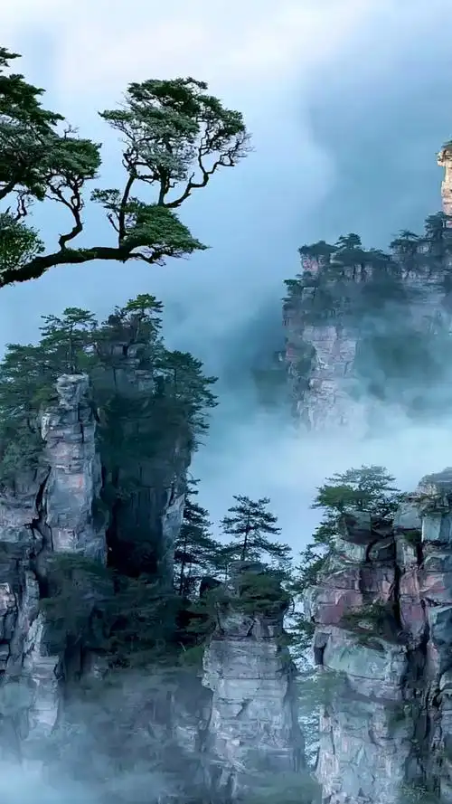 张家界的景色,云山雾绕,仙气缭绕!