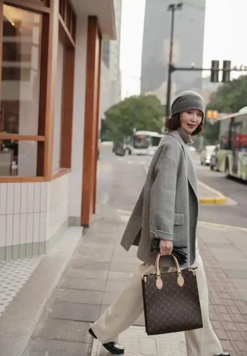 三木妈妈真是穿衣模板套装配帽子显优雅状态好得让人羡慕