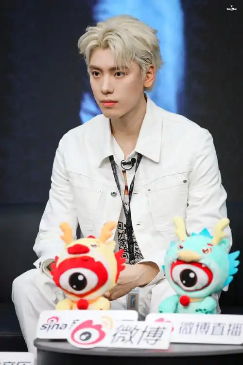 王子异[超话]##王子异新浪扫楼##今日星拍放送##王子异 古希腊展苘