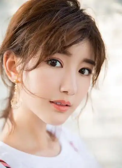 毛晓彤:一个勇敢的女人,用智慧和尊严守护自己的生活段落重写:毛晓彤