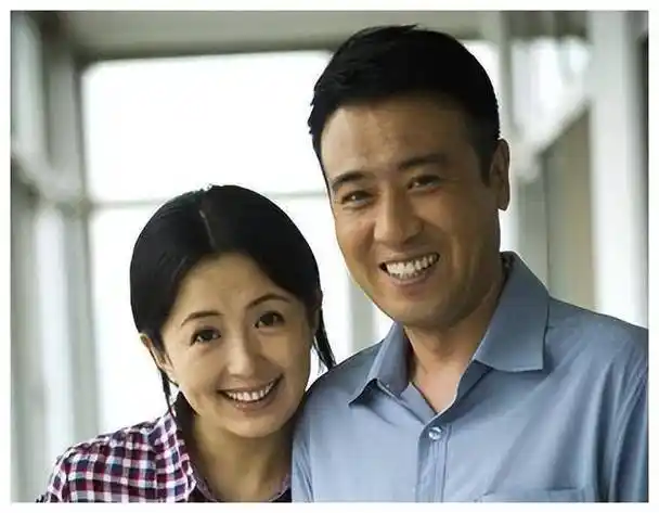 婚姻幕后揭秘,成功男人于和伟,妻子的无私牺牲永留传奇光影_宋林静