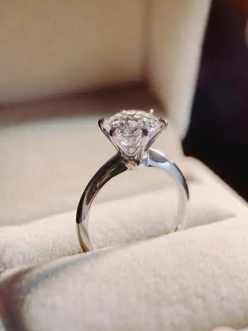 经典六爪2克拉钻戒越简单越高级的款式