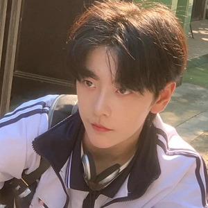 网红假发男中分刘海短发韩版帅气自然逼真蓬松日常学生万通用假发