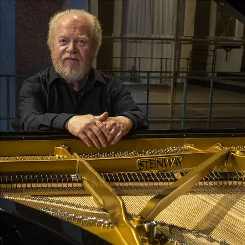 作为当今"德国钢琴学派"最富权威的代表之一,此次到访,大师将为北京