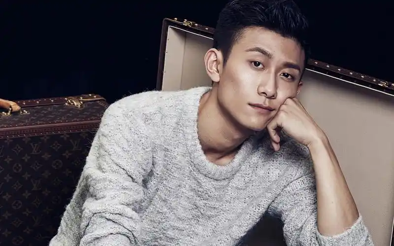 张一山帅气杂志写真图片桌面壁纸高清大图预览1440×900_大陆明星下载